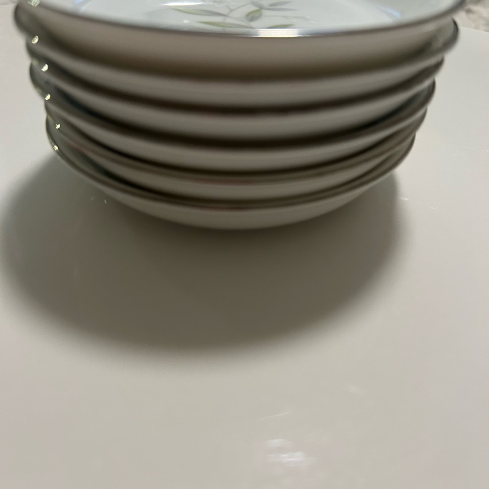 The St Regis 101 Coaster/Appetizer Plates set of 6 - Picture 2 of 4